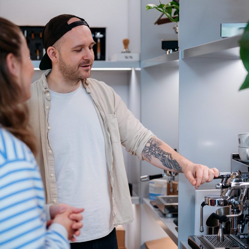 Beratung im Showroom im Kliewe Café in Münster